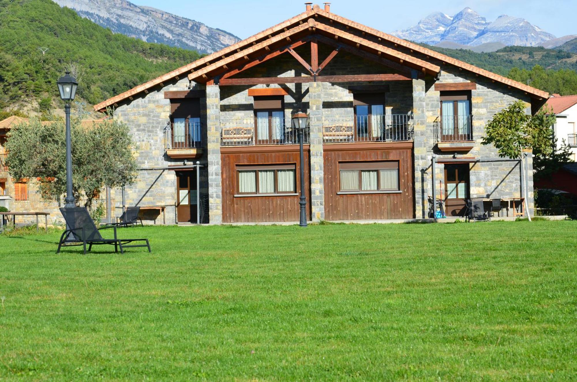 בית הארחה Escalona 	Casas La Ribera Ordesa מראה חיצוני תמונה